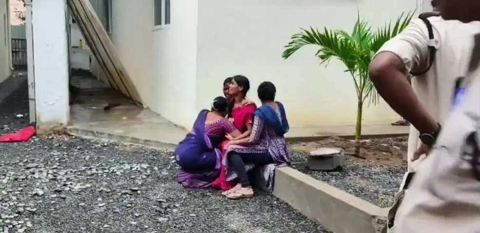 అనకాపల్లి: అనకాపల్లిలో ఘోర ప్రమాదం: క్వారీ పనులకు వెళ్తూ ఇద్దరు కార్మికుల మృతి