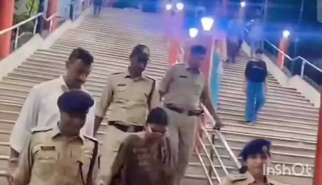 गुना नगर: केंद्रीय मंत्री ज्योतिरादित्य सिंधिया के दौरे को लेकर कलेक्टर-एसपी ने कार्यक्रम स्थलों का निरीक्षण किया, व्यवस्थाएं जांची