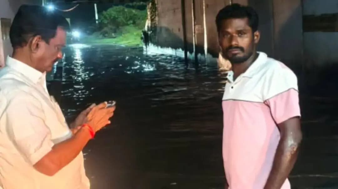 திருப்பத்தூர்: சந்திரன் நகர் பகுதியில் தேங்கி நிற்கும் மழை நீர், எம்எல்ஏ நேரில் ஆய்வு
