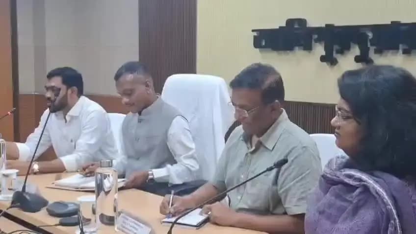 আলিপুরদুয়ার ২: আলিপুরদুয়ার ডুয়ার্স কন্যায় প্রশাসনিক বৈঠক উপস্থিত বনমন্ত্রী