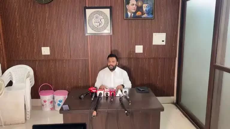 भाजपा विधायक गजेंद्र द्राल ने अपनी ही पार्टी के दलित मंडल अध्यक्ष सुनील कुमार को घर बुलाकर पीटा: कुलदीप MLA