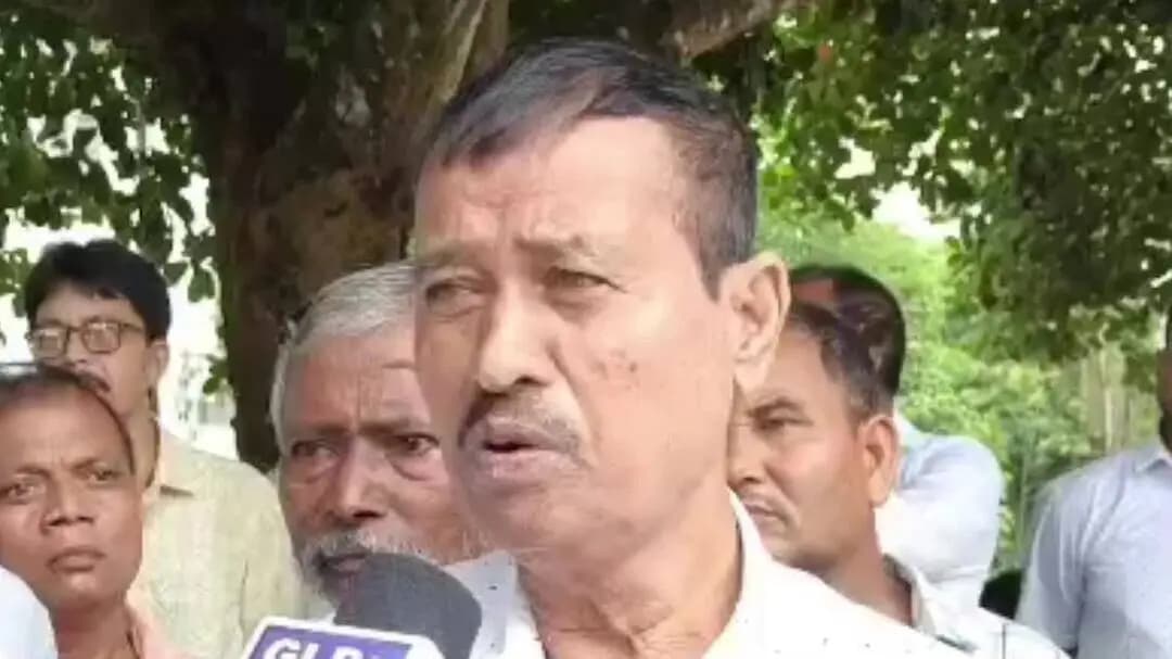 বালিজানা: গোৱালপাৰা ৰেল ষ্টেচনত প্ৰতিবাদী কাৰ্যসূচী ৰূপায়ন কৰি বামপন্থী নেতা ননী দাসৰ মন্তব্য