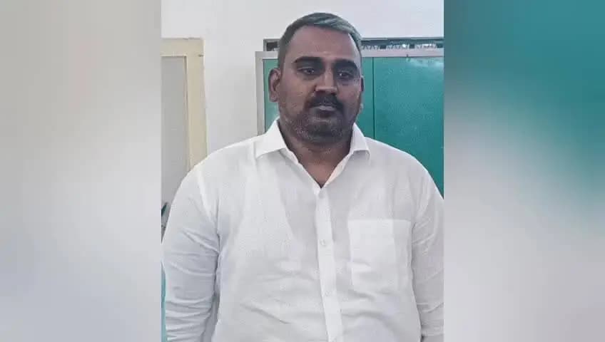 சேலம்: கோரிமேடு பகுதியில் டாஸ்மாக் கடை மீது பெட்ரோல் குண்டு வீசிய வழக்கில் தலைமுறைவாக இருந்த வக்கீல் கைது