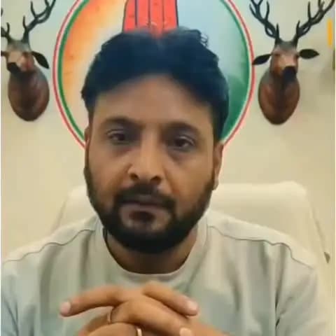 कवर्धा: रिलबाजी की एक बार फिर खुली पोल, साड़ी देने के वादे पर महिलाओं की भीड़ जुटाने का आरोप: आनंद सिंह, युवा कांग्रेस
