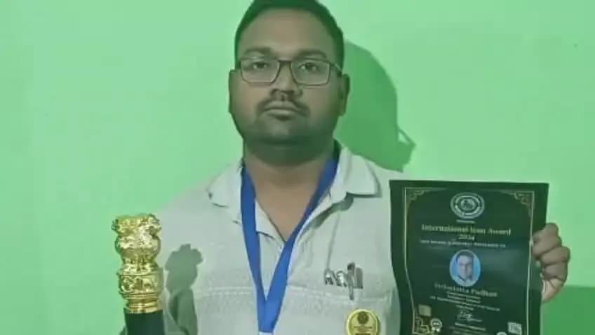 ବରଗଡ: ଶିକ୍ଷା ଗୁରୁ ନାଁରେ କଳଙ୍କ, ଛାତ୍ରଙ୍କୁ ଟ୍ୟୁସନ୍ ଦେବା ବାହାନାରେ ଯୌନ ନିର୍ଯାତନା ଦେଇଥିବା ଅଭିଯୋଗରେ ଗିରଫ ହେଲେ ଶିକ୍ଷକ ଦେବଦତ୍ତ ପ୍ରଧାନ