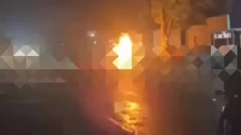 యర్రగొండపాలెం: దోర్నాల పట్టణంలోని పెట్రోల్ బంకు సమీపంలో మద్యం మత్తులో తన బైక్ కు నిప్పంటించుకున్న యువకుడు