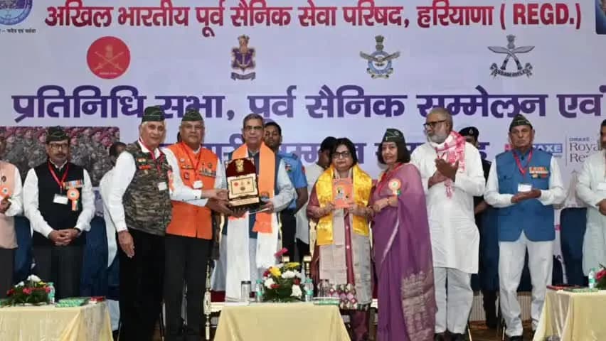 पंचकूला: हरियाणा के राज्यपाल ने सैनिकों के सम्मान और वीर नारियों के कल्याण के लिए सामूहिक प्रयास का आह्वान किया