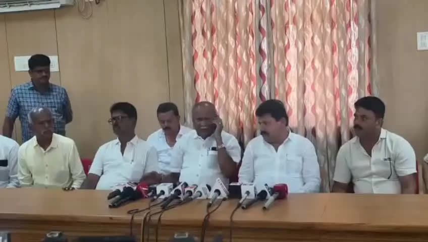 ಮದ್ದೂರು: ಬಿಜೆಪಿ ಜೆಡಿಎಸ್ ಮೈತ್ರಿ ಕೂಟವಾಗಿ ಟಿಎಪಿಸಿಎಂಎಸ್ ಚುನಾವಣೆ : ಪಟ್ಟಣದಲ್ಲಿ ಎಸ್ಪಿ ಸ್ವಾಮಿ, ಡಿಸಿ ತಮ್ಮಣ್ಣ ಜಂಟಿ ಸುದ್ದಿಗೋಷ್ಠಿ