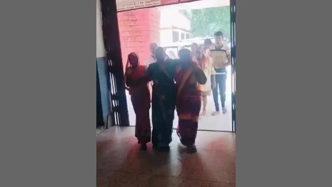 सुल्तानपुर: खिड़की लगाने को लेकर दो पक्षों में खूनी संघर्ष, पांच लोग हुए घायल