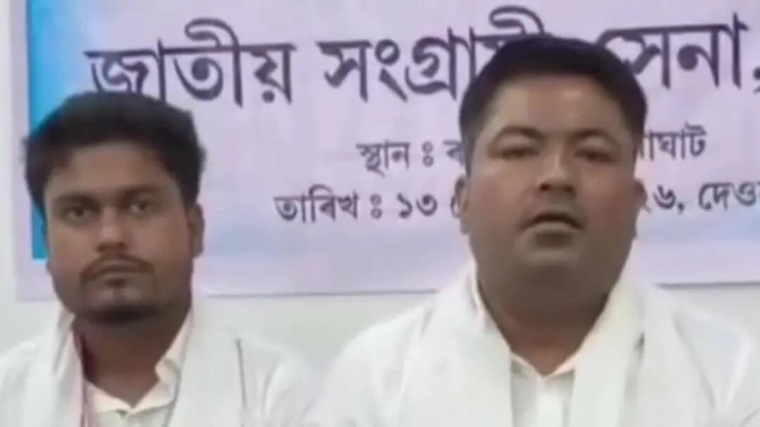 গোলাঘাট: আমি মুছলমানৰ নহয়, অবৈধ বাংলাদেশীৰ বিৰোধী গোলাঘাটত সংবাদমেল জাতীয় সংগ্ৰামী সেনাৰ কেন্দ্ৰীয় সমিতিৰ সভাপতি চিতু বৰুৱাৰ