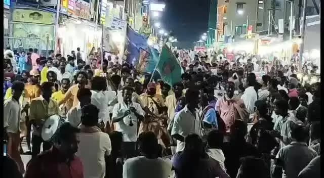 கீழ்வேளூர்: உலகப் புகழ்பெற்ற வேளாங்கண்ணியில் பக்தர்கள் வருகை அதிகரித்துள்ளதால் கடும் போக்குவரத்து நெரிசல்