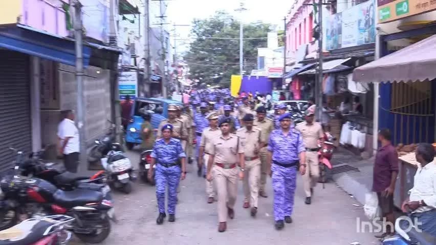 ಶಿವಮೊಗ್ಗ: ನಗರದ ಸೂಕ್ಷ್ಮ ಪ್ರದೇಶಗಳಲ್ಲಿ ಎಸ್ಪಿ ನಿಖಿಲ್ ನೇತೃತ್ವದಲ್ಲಿ ರೂಟ್ ಮಾರ್ಚ್