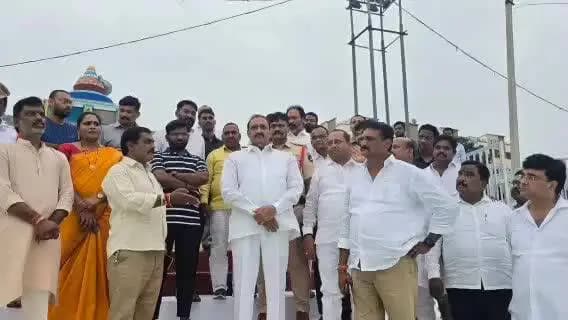 ఇబ్రహీంపట్నం: హైదర్ నగర్ డివిజన్ లో అంబీర్ చెరువులో వినాయక నిమజ్జన ఏర్పాట్లపై ఎమ్మెల్యే ఆరెకపూడి గాంధీ పరిశీలన