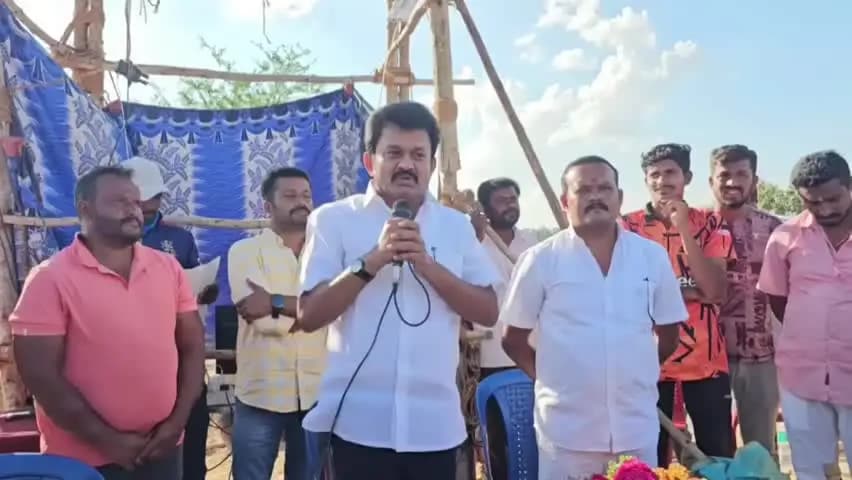தேன்கனிகோட்டை: தேன்கனிக்கோட்டை விளையாட்டு அரங்கம் கட்ட மூன்று கோடியிலிருந்து 10 கோடி ரூபாயாக நிதி அதிகரிப்பு: MLA ராமச்சந்திரன் தகவல்