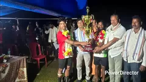 ନବରଙ୍ଗପୁର ପୋଲିସ ଷ୍ଟେସନ: ଭଇଁସାବନ୍ଧା ଠାରେ ଫୁଟବଲ ଟୁର୍ନାମେଣ୍ଟରେ ଯୋଗଦେଲେ ବିଧାୟକ