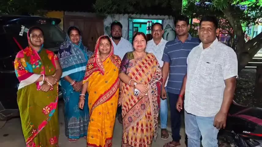 ବସ୍ତା: ଇଡ଼ିଦା ଠାରେ ସ୍ଥାନୀୟ ବାସିନ୍ଦାଙ୍କ ସହ ଆଲୋଚନା କଲେ ବସ୍ତା ବିଧାୟିକା ସୁବାସିନୀ ଜେନା
