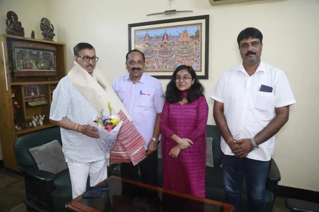 କଟକ ପୌରାଞ୍ଚଳ: Justice Bimala Prasad Das ସହ କଟକର ଭବିଷ୍ୟତ ବିକାଶ ଉପରେ ବିସ୍ତୃତ ଆଲୋଚନା