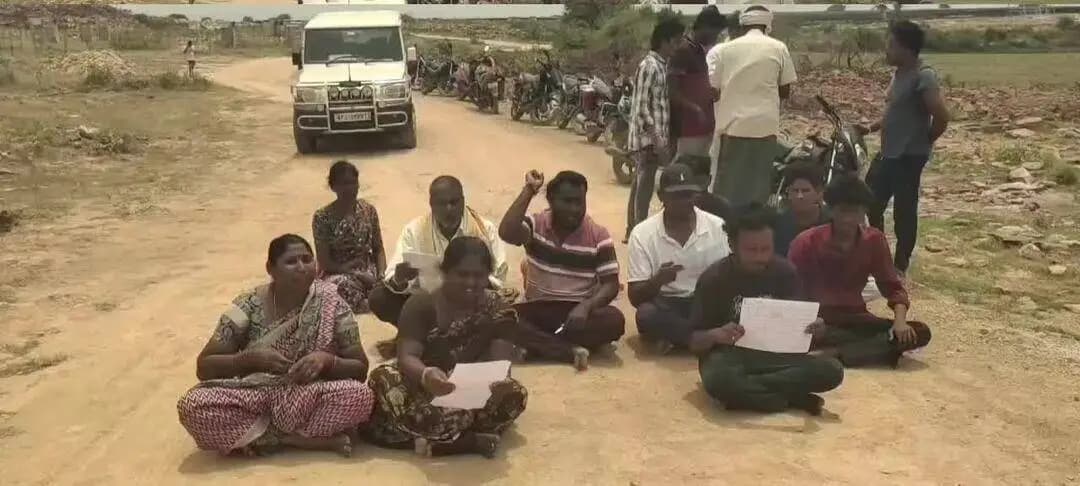 నందికోట్కూరు: నాగాలూటీ పొలిమేరలో గ్రీన్ కో ప్రాజెక్టు పై రైతుల ఆందోళన వాగ్వివాదం ఉద్రిక్తత
