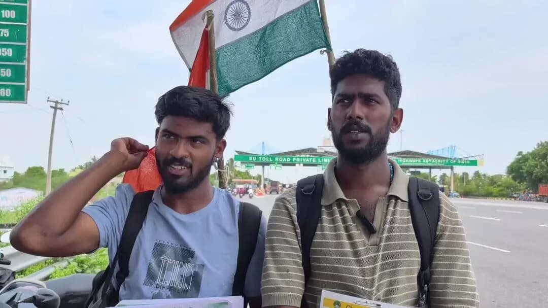 கள்ளக்குறிச்சி: வன விலங்குகளிடமிருந்துவன விலங்குகளிடமிருந்து மக்களை காக்க வலியுறுத்தி இரண்டு இளைஞர்கள் நடைபயணம்