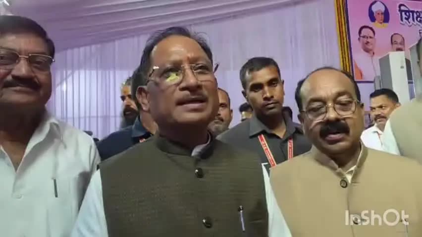 भिंभौरी: बेमेतरा के बेसिक स्कूल खेल मैदान में प्रदेश के मुख्यमंत्री ने मीडिया से रूबरू होकर शिक्षक सम्मान समारोह की की तारीफ