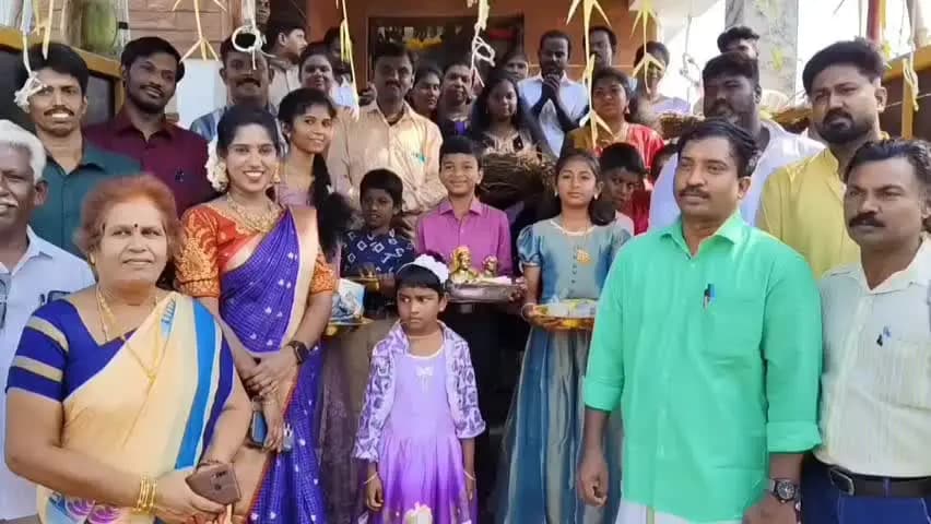 காரைக்குடி: புதுமனை புகுவிழா – 51 வகையான தமிழ் சீர் வரிசை எடுத்து வந்து அசத்திய தமிழ் ஆர்வலர்கள்!