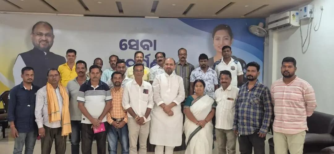 କଟକ ପୌରାଞ୍ଚଳ: କଟକ ଭିତରେ ୱାର୍ଡ 54 ର ସାଙ୍ଗଠନିକ ବୈଠକ ହୋଇପାରା ପୂର୍ବତନ ବିଧାୟକଙ୍କ ନେତୃତ୍ୱରେ