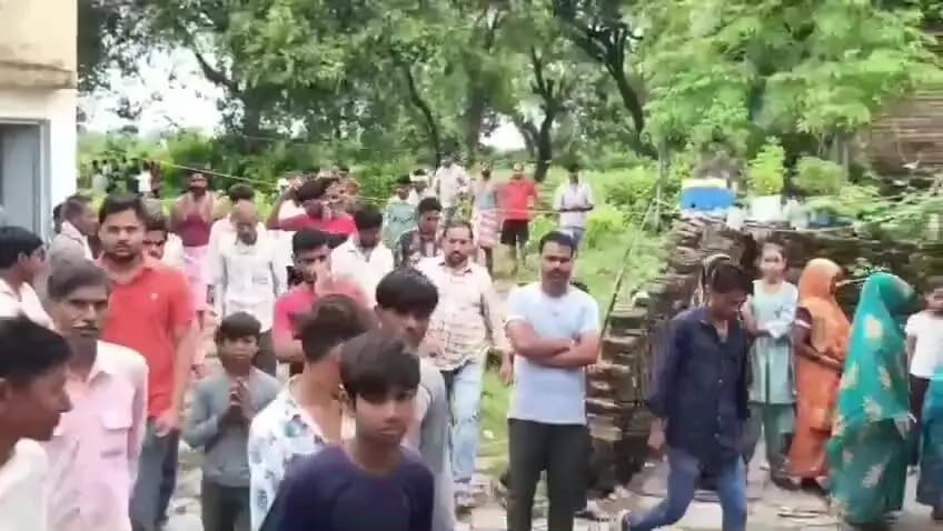 बीना: ग्राम कालूखेड़ी में चोरों ने कई घरों को बनाया निशाना, भारी अलमारी भी ले गए