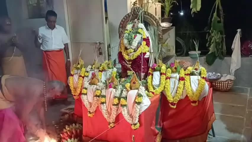 ஈரோடு: நீதிமன்ற வளாகத்தில் அமைந்துள்ள அருள்மிகு வலம்புரி கற்பக விநாயகர் ஆலயத்தில் விநாயகர் சதுர்த்தி வெகு விமர்சையாக கொண்டாடப்பட்டது