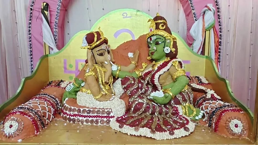 குடியாத்தம்: 601 கிலோ உலர் பழங்களால் உருவான பிரம்மாண்ட லட்டு விநாயகர்