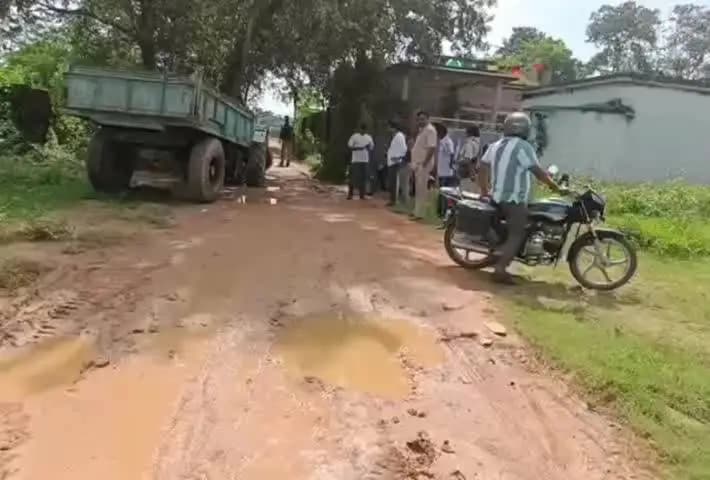 सिमडेगा: सिमडेगा में अवैध बालू रोकने गए अंचल अधिकारी के अपहरण का प्रयास, मामला दर्ज