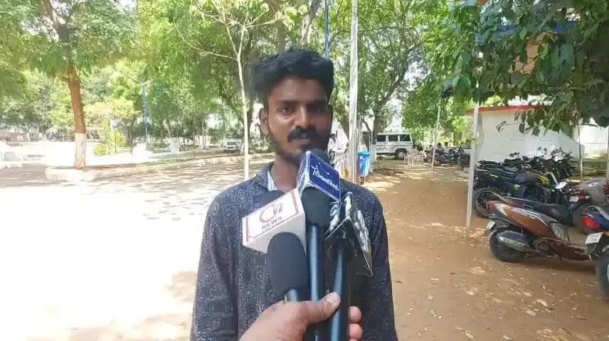 புதுக்கோட்டை: 6 மாத கர்ப்பமாக உள்ள காதல் மனைவியை மீட்டுத் தர எஸ்பி அலுவலகத்தில் புகார் வழங்கிய கல்லுக்காரன் பட்டியை சேர்ந்த அஜய் சீலன்