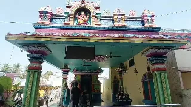 திண்டுக்கல் கிழக்கு: திண்டுக்கல்: 50 கிலோ கொழுக்கட்டையில் பிரம்மாண்ட விநாயகர்! பொதுமக்கள் வழிபாடு