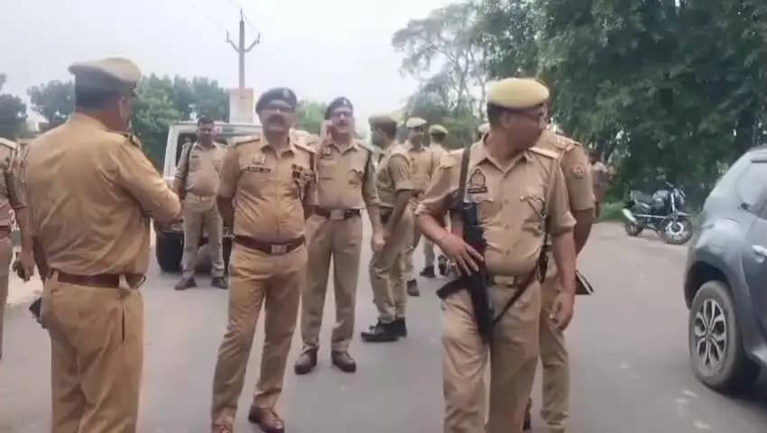 बांसडीह: बांसडीह थाने पर तैनात सिपाही का शव पानी भरे गढ्ढे में मिलने से मची सनसनी, पुलिस जांच में जुटी