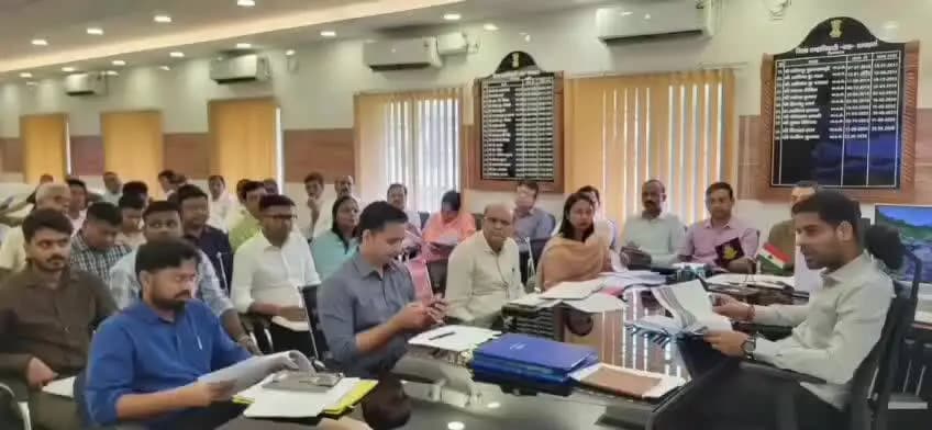 किशनगंज: किशनगंज जिलाधिकारी की अध्यक्षता में जिला समन्वय समिति की साप्ताहिक समीक्षा बैठक आयोजित, त्वरित निष्पादनका दिया निर्देश
