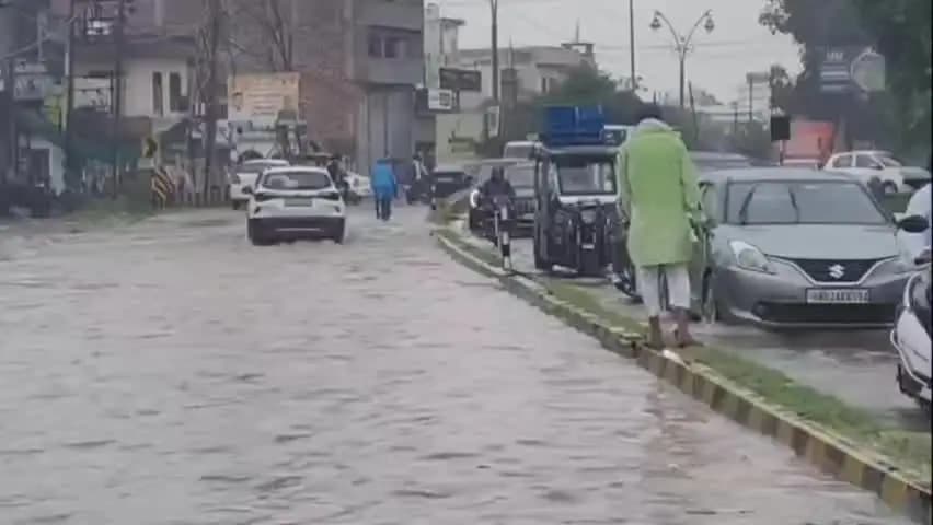 जगाधरी: यमुनानगर में मूसलाधार बारिश का कहर, सड़कें बनीं तालाब, घरों में घुसा पानी