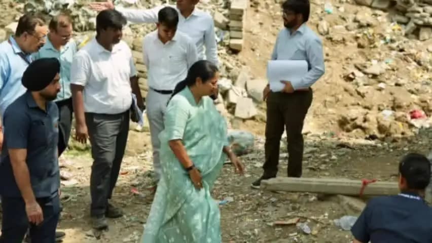 CM रेखा गुप्ता ने मुनक नहर का किया निरीक्षण, छठ से पहले पूरा होगा सौंदर्यीकरण