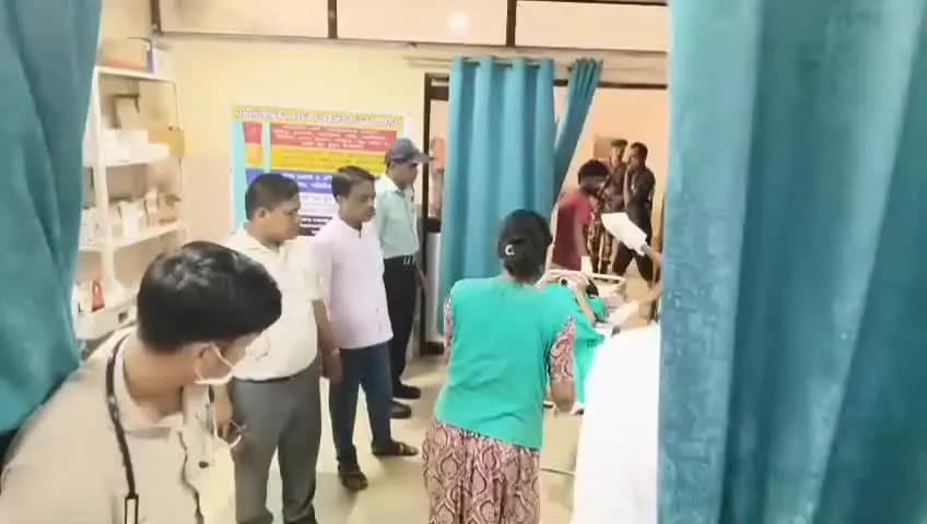 মোহনপুর: এক হোস্টেল ছাত্রীর আত্মহত্যার চেষ্টা ঘিরে চাঞ্চল্য, ঘটনা রাজধানীর সুপারি বাগান এলাকায়