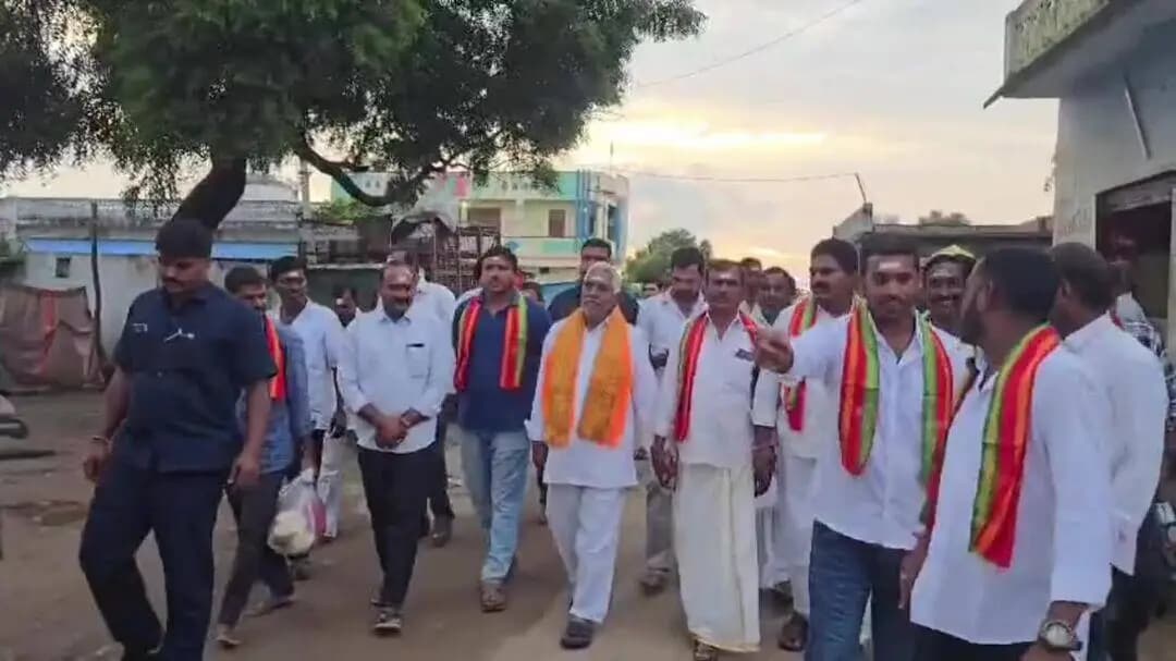 జగిత్యాల: దుబ్బ రాజేశ్వర స్వామి ఆలోయంలో పూజలలో ప్రత్యేక పూజలు నిర్వహించిన : BRS పార్టీ రాష్ట్ర ప్రధాన కార్యదర్శి జీవన్ రెడ్డి