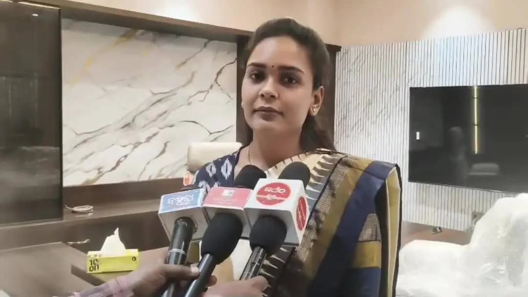 ଲଖନପୁର: ନବ ଭବନ ଶୁଭ ଉଦଘାଟନ ଅବସରରେ ଝାରସୁଗୁଡ଼ା ପୂର୍ଵ ବିଧାୟୀକା ଦୀପାଳି ଦାସଙ୍କ ପ୍ରତିକ୍ରିୟା