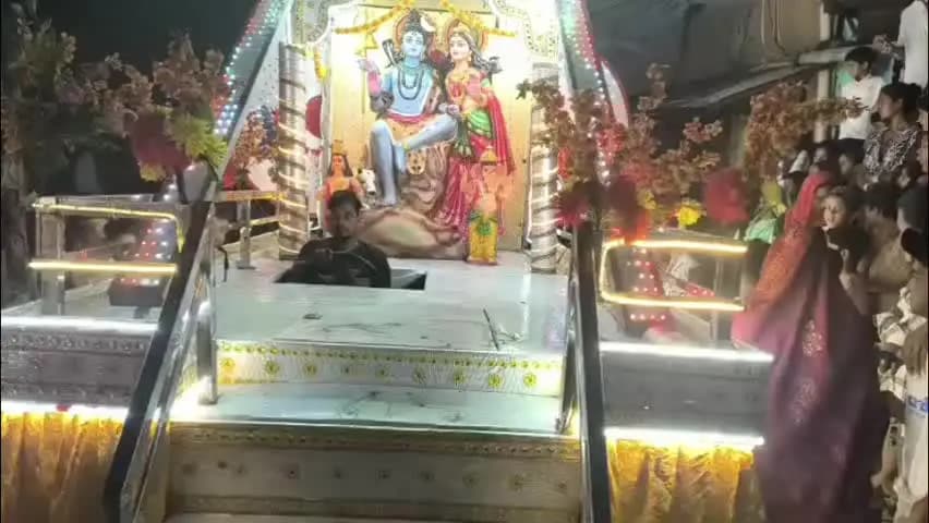 अतरौली: अतरौली में गणेश चतुर्थी पर निकली भव्य शोभायात्रा, गूंजे गणपति बप्पा के जयकारे