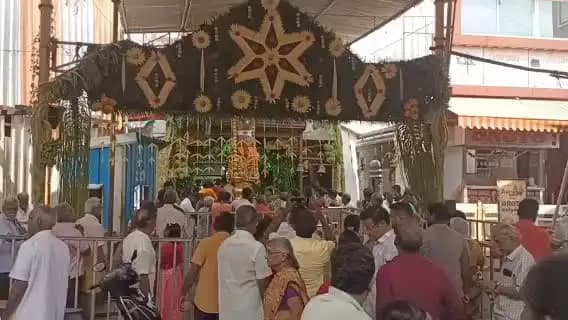 சேலம்: சேலம் கடைவீதி ராஜகணபதி கோவிலில் விநாயகர் சதுர்த்தி முன்னிட்டு விநாயகப் பெருமானுக்கு தங்க கவசம் ஏராளமான பக்தர்கள் தரிசனம்