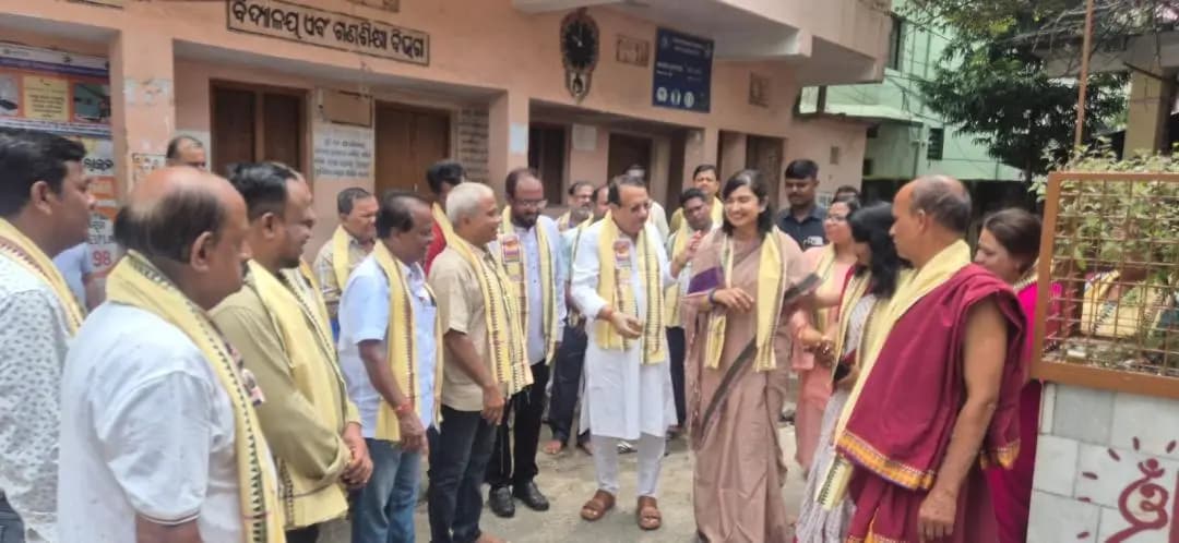 କଟକ ପୌରାଞ୍ଚଳ: କଟକ 28 ନମ୍ବର ୱାର୍ଡର ପ୍ରାଚୀନ ଚନ୍ଦ୍ରଶେଖର ମହାଦେବ ମନ୍ଦିରର ପୁନରୁଦ୍ଧାର କାମ ଆରମ୍ଭ
