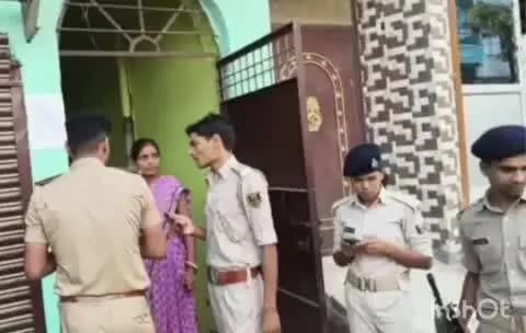 फुलवारी: फुलवारी शरीफ पुलिस ने न्यायालय के आदेश पर गोलू हत्याकांड के 3 आरोपियों के घर इश्तेहार चस्पा किए
