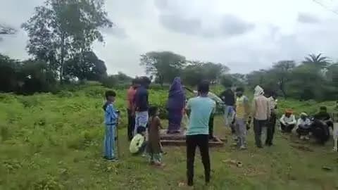 Prashasan dwara Aaj gram tarai jila Ashok nagar mp.mai baba Sahab Beem rab Ambedkar ji ki murti sthapit ki gai hai