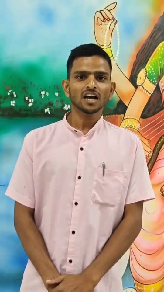 💃 कला और संस्कृति की समृद्ध परंपरा को आगे बढ़ाता सारण।
भिखारी ठाकुर प्रेक्षा गृह, आम्रपाली कला प्रशिक्षण केंद्र, छपरा में सार्थक नृत्य का प्रशिक्षण दिया जा रहा है।
प्रशिक्षण के दौरान छात्र-छात्राओं को भरतनाट्यम एवं अन्य शास्त्रीय नृत्य विधाओं का प्रशिक्षण मिल रहा है।
✨ प्रशिक्षणार्थी ने बताया कि यहां उन्हें नृत्य की प्रतिभा को निखारने का अवसर मिल रहा है।
ऐसे प्रशिक्षण केंद्र युवाओं को कला, संस्कृति और अपनी प्रतिभा से जुड़ने का बेहतर मंच प्रदान कर रहे हैं।