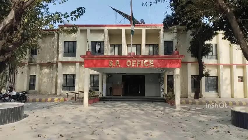 महाराजगंज: महाराजगंज पुलिस महकमे में बड़ा फेरबदल, 7 थानों के थानाध्यक्षों का किया गया बदलाव