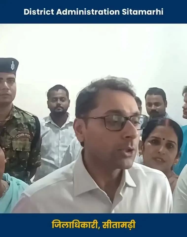 सदर अस्पताल सीतामढ़ी के विजिट के दौरान मीडिया से मुखातिब होते हुए जिलाधिकारी श्री तनय सुल्तानिया।
