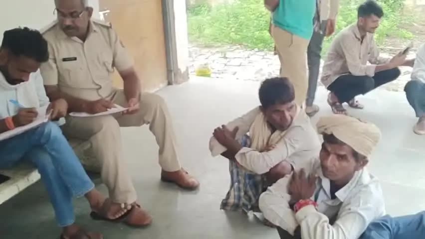 आबापुरा: सुरवानिया महेशपुरा में खेत में काम करते समय करंट की चपेट में आया किसान, अस्पताल ले जाते समय हुई मौत