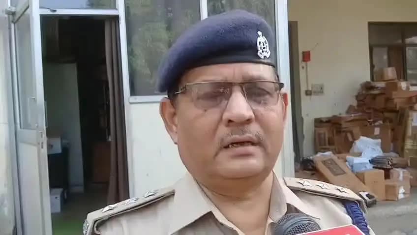 बिलारी: नूरपुर की फैक्ट्री में लगी आग, शॉर्ट सर्किट की आशंका; तीन फायर टेंडरों ने पाया काबू, कोई जनहानि नहीं हुई