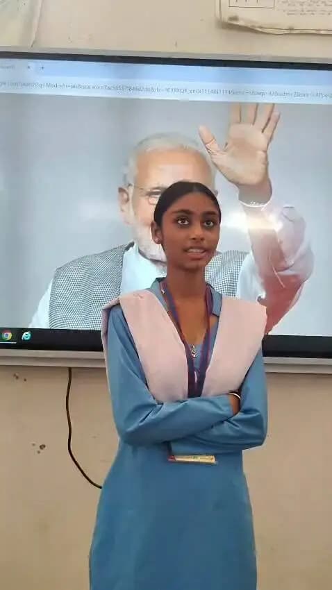 शासकीय उच्चतर माध्यमिक विद्यालय बिंझिया की छात्रा अंचल पटेल ने 17 सितंबर को माननीय प्रधानमंत्री श्री नरेंद्र मोदी जी के 25वें राष्ट्र सेवा वर्ष के उपलक्ष्य में 'आशीर्वाद का दिया' जलाने की अपील की।
Jansampark Madhya Pradesh
CM Madhya Pradesh
#mandla
Narendra Modi
PMO India
#आशीर्वाद_का_दीया